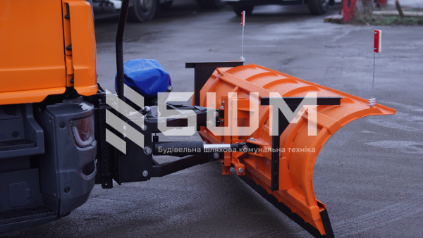 Машина дорожня комбінована МДКЗ-32-31 (солерозкидач)