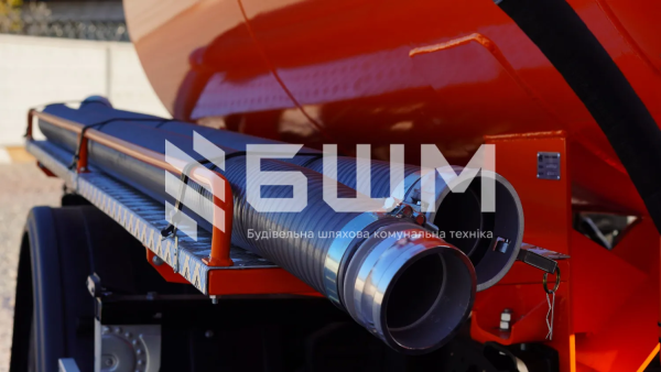 Вакуумна (асенізаційна) машина КО-503В-25 на базі Hyundai EX10