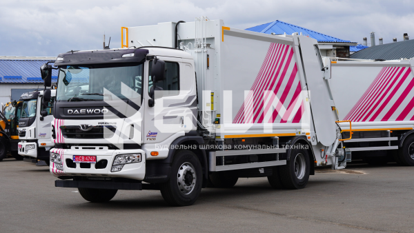 Сміттєвоз із заднім завантаженням СБМ 601/1 на базі Daewoo Maximus
