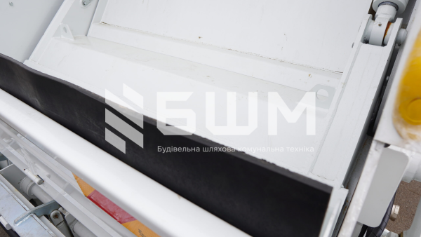 Сміттєвоз із заднім завантаженням СБМ 601/1 на базі Daewoo Maximus