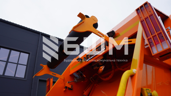 Сміттєвоз із заднім завантаженням СБМ 403/1 на базі JAC N200
