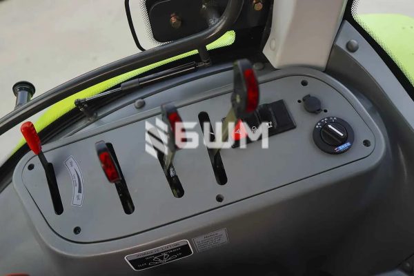 RN 1104 Zoomlion – колісний трактор з фронтальним навантажувачем