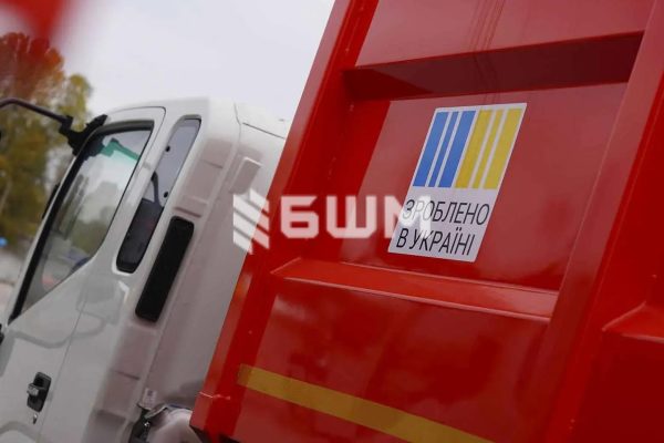 СБМ 401-2 Сміттєвоз з боковим завантаженням на базі JAC N120