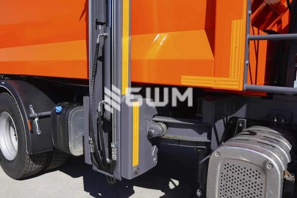 СБМ 604-2 Сміттєвоз з боковим завантаженням на базі Daewoo HC3AA