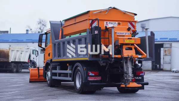 Піско-солерозкидач PT40