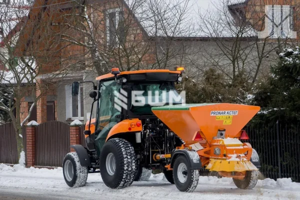 Причіпний піскосолерозкидач KCT07