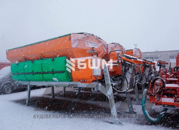 Піско-солерозкидач PT70